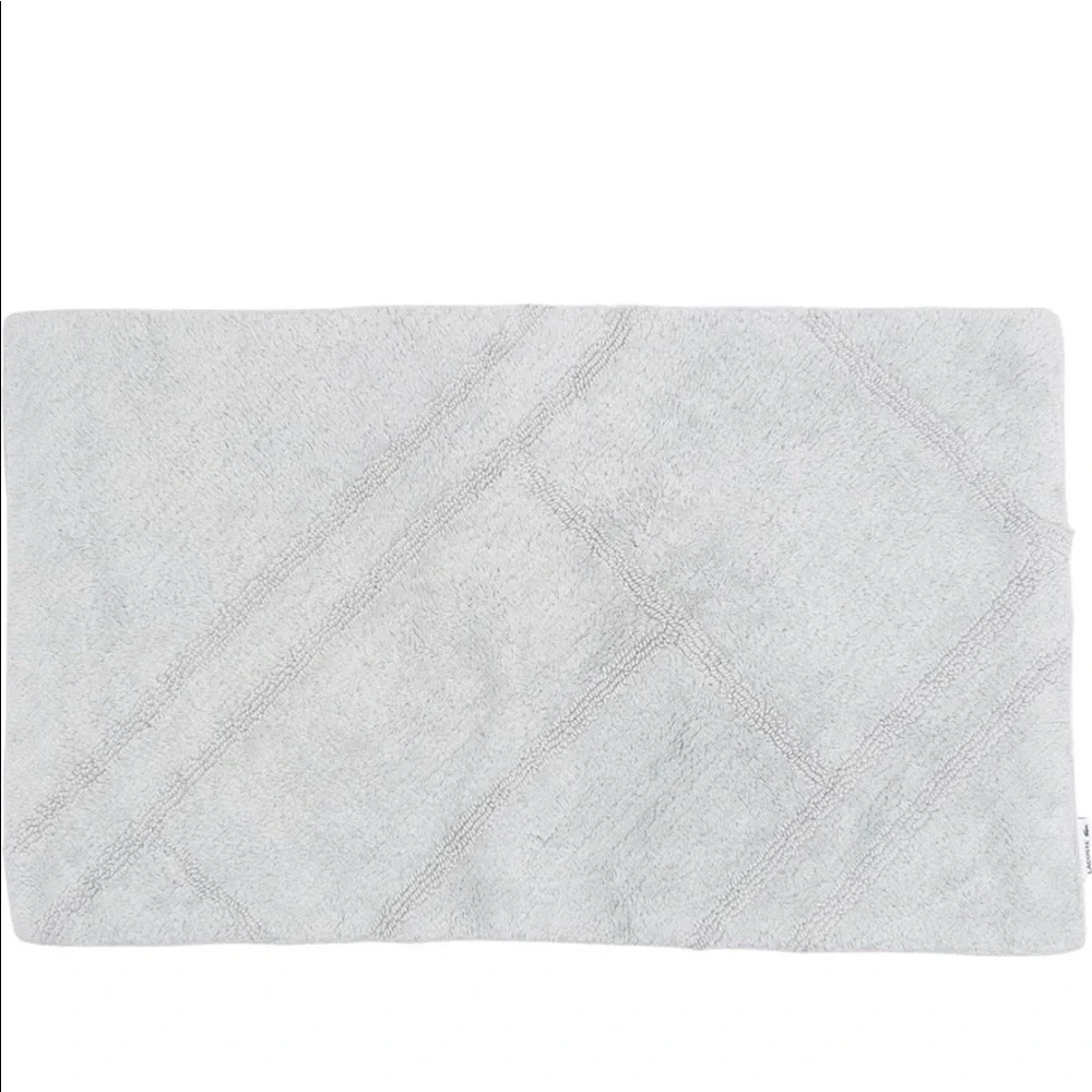 🔥🔥LACOSTE Micro Chip Line Rug (21” x 34-“)